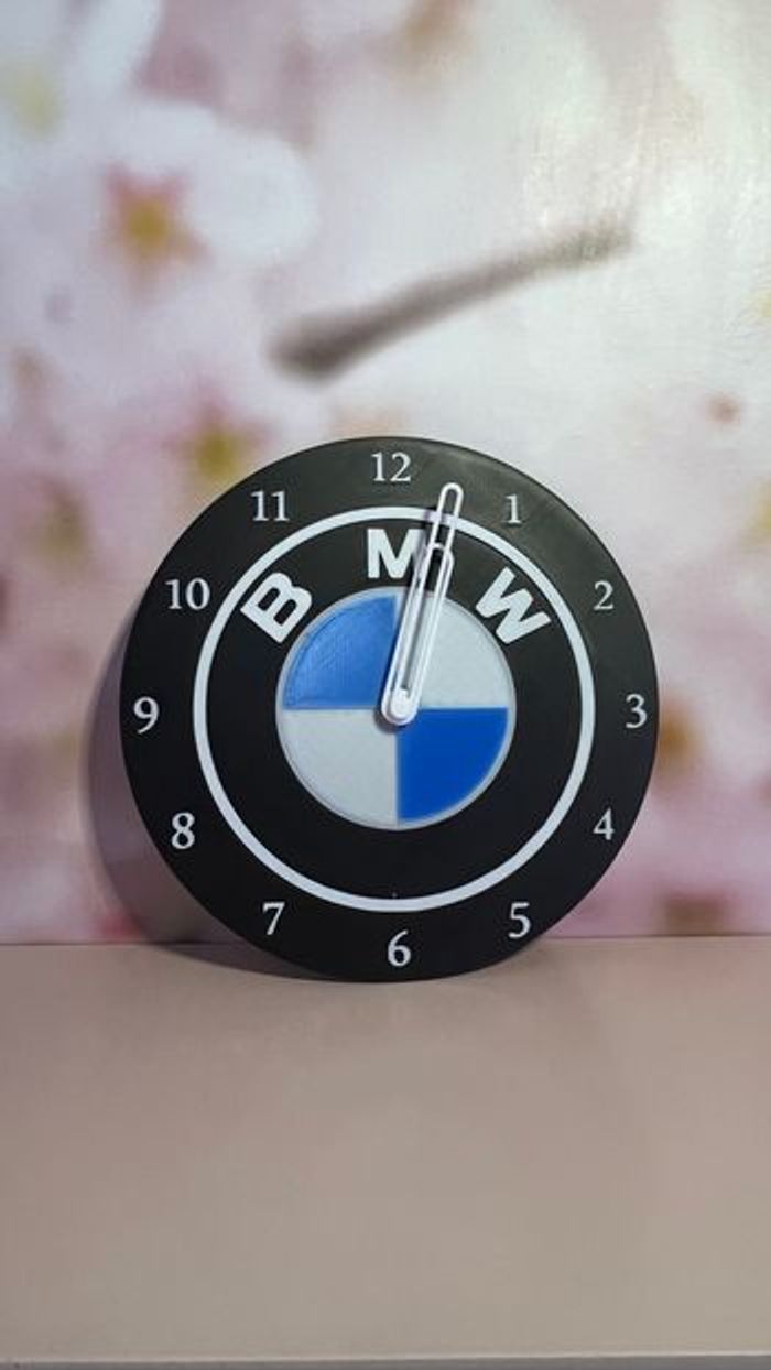 Horloge bmw avec mécanisme