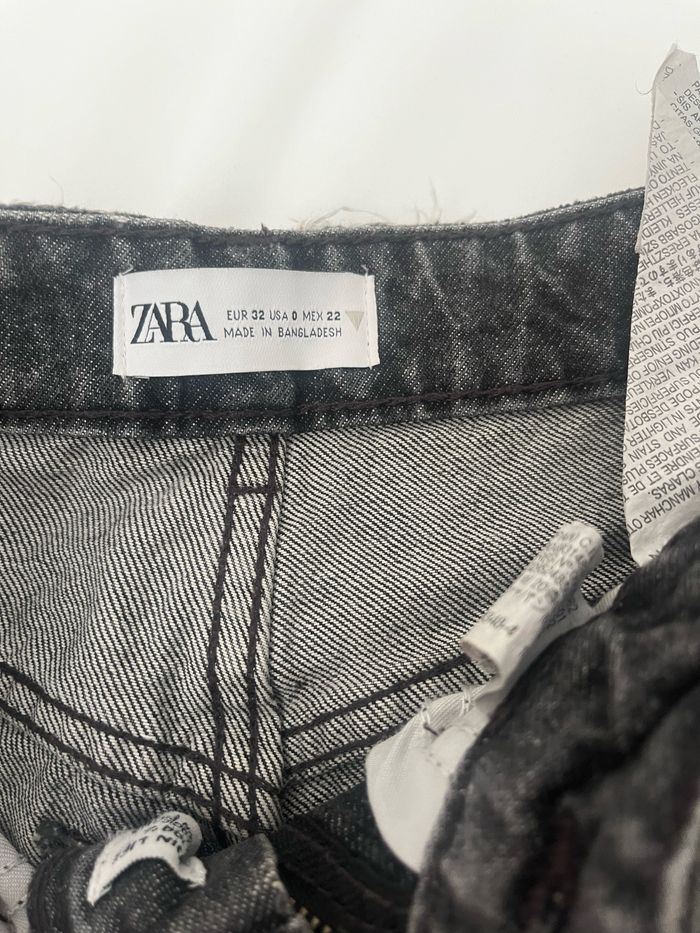 Jean ZARA troué - photo numéro 2