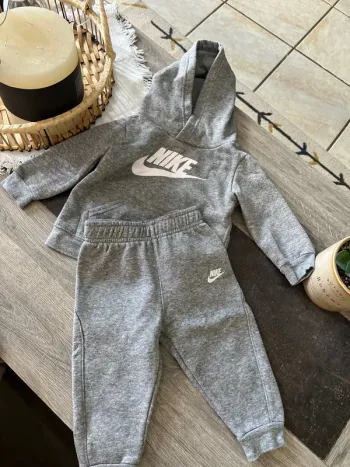 Ensemble Nike 12 mois