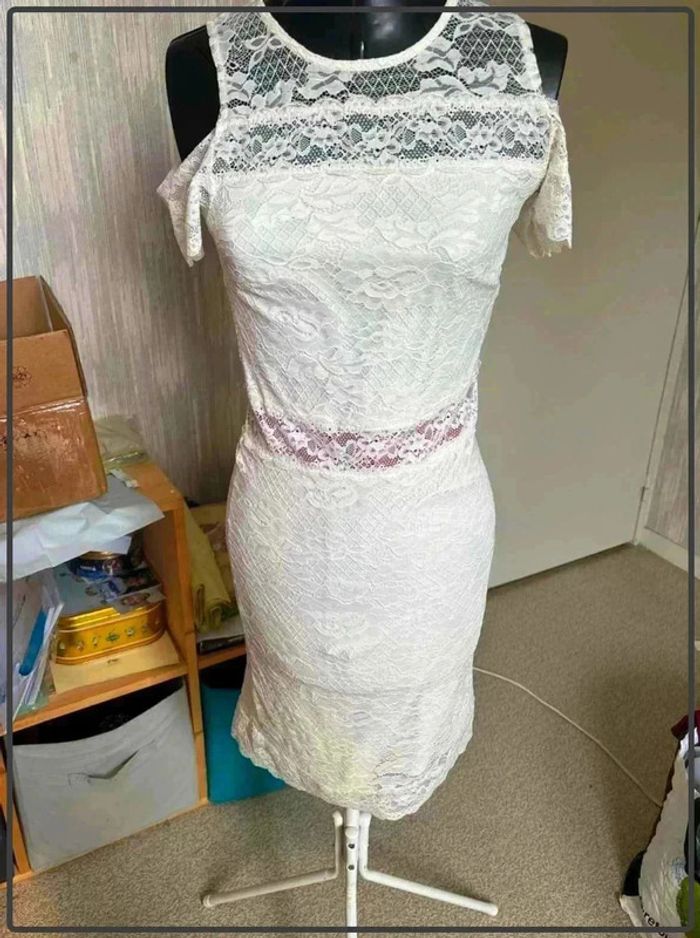Magnifique  robe  effet  dentelle  taille 38 - photo numéro 3