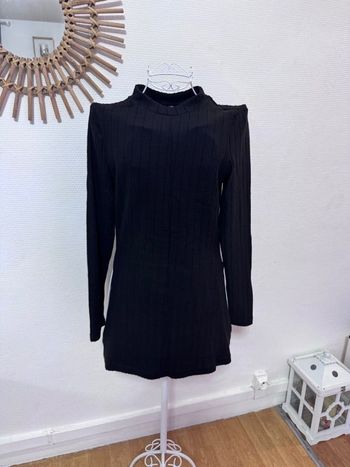 Pull noir