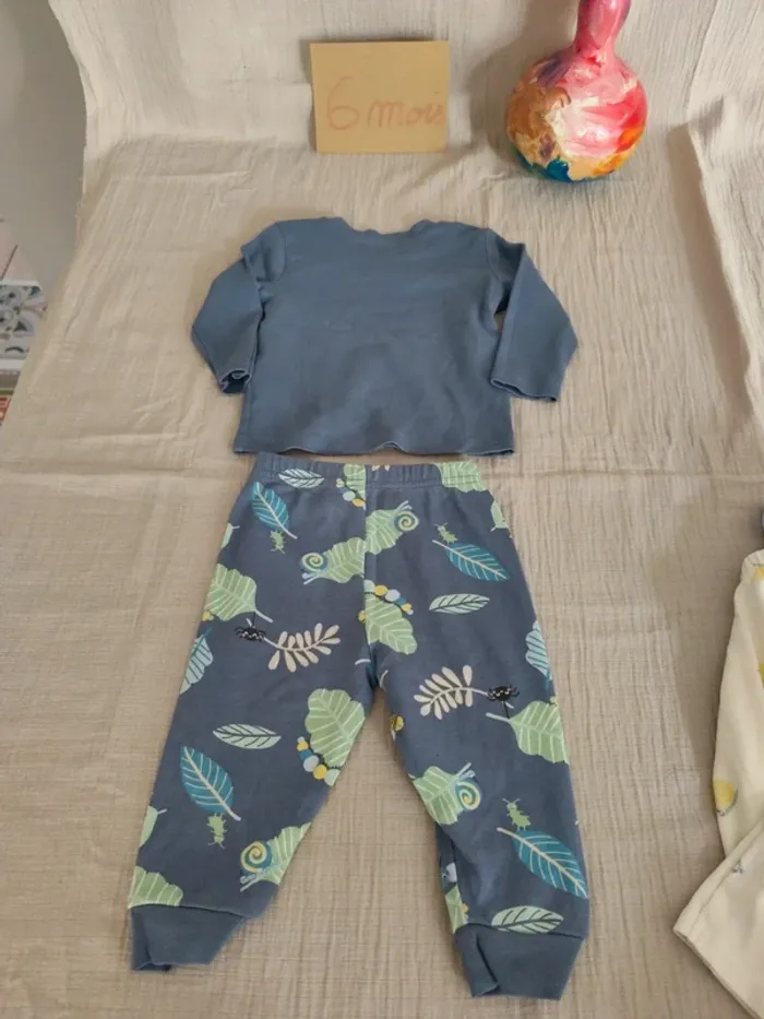 Lot pyjamas 6/9 mois - photo numéro 3