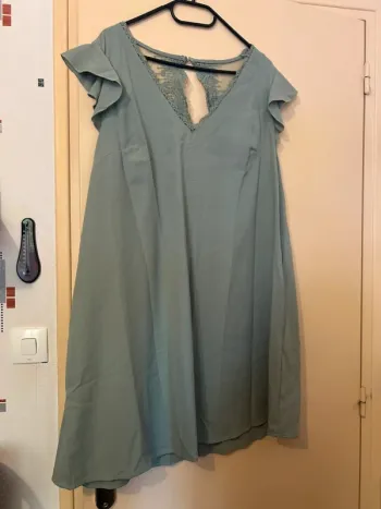 Jolie robe vert d’eau