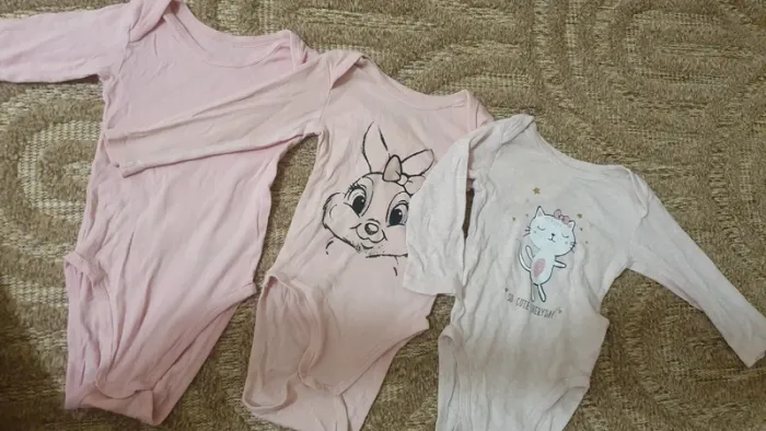 Lot 3 bodies fille 18 mois