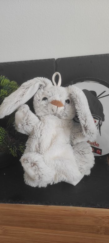 doudou marionnette rodadou roda lapin gris chiné blanc marron billes Peluche