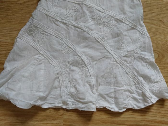 Robe blanche bretelles fines. Filles . Tom kids.
Taille 4 ans - photo numéro 3