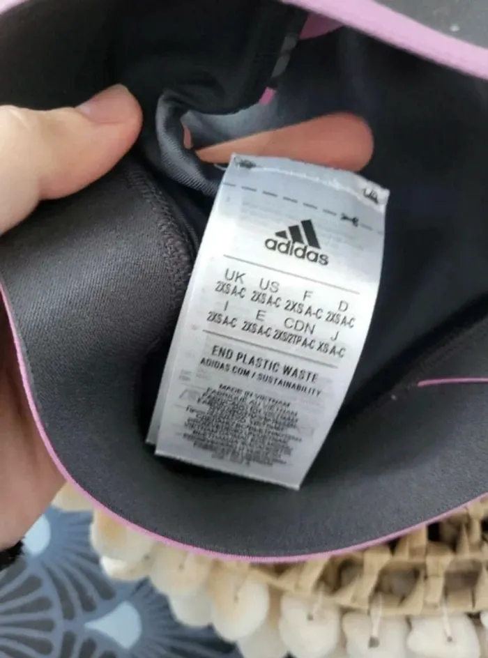 Brassière  sport adidas  2XS  neuve - photo numéro 4