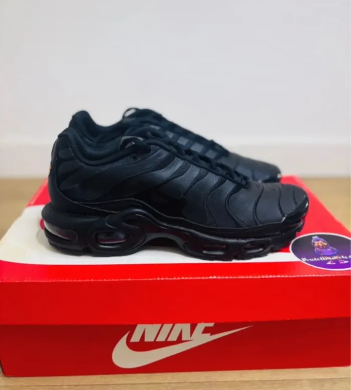 Nike Air Max Plus Cuir Triple Noir Taille 38.5 - photo numéro 2