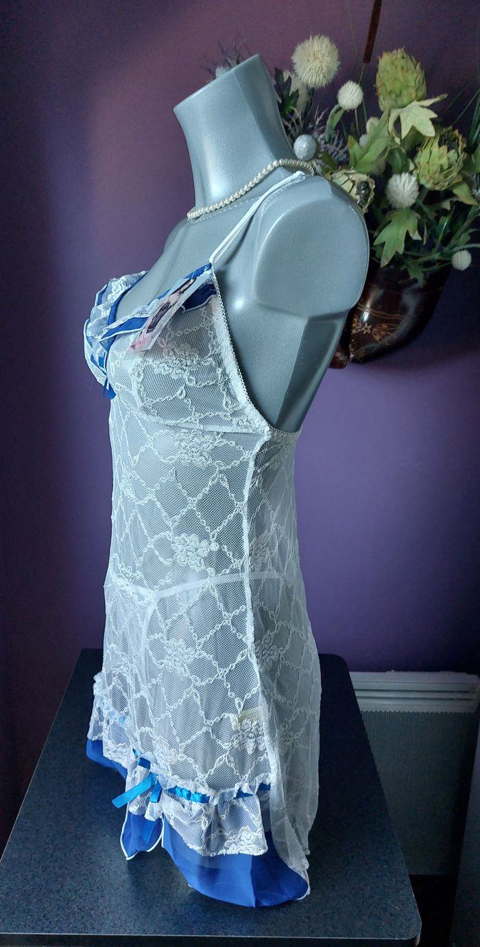 Ensemble nuisette blanche et bleu royal avec strass / Taille L 40 - photo numéro 8