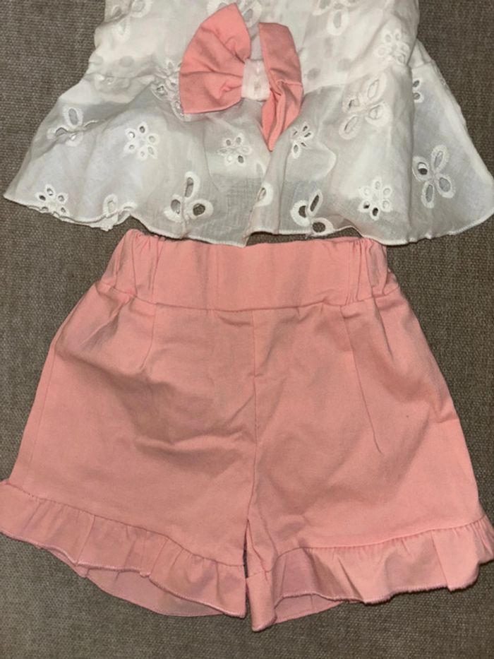 Ensemble bébé fille neuf haut et short taille 12 mois - photo numéro 3