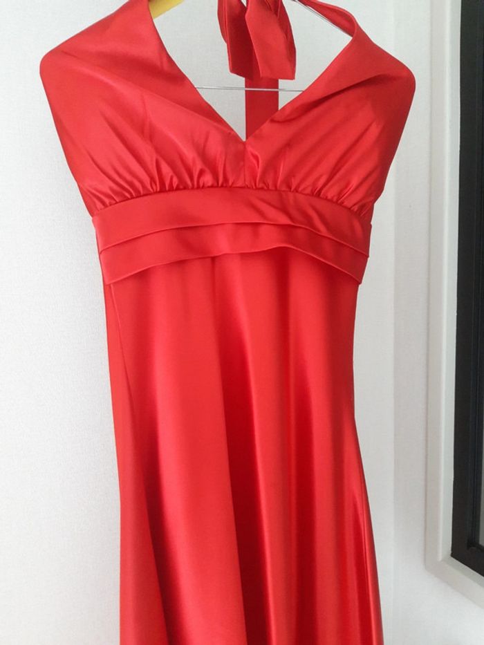 Robe habillée de soirée rouge dos nu TBE - photo numéro 2