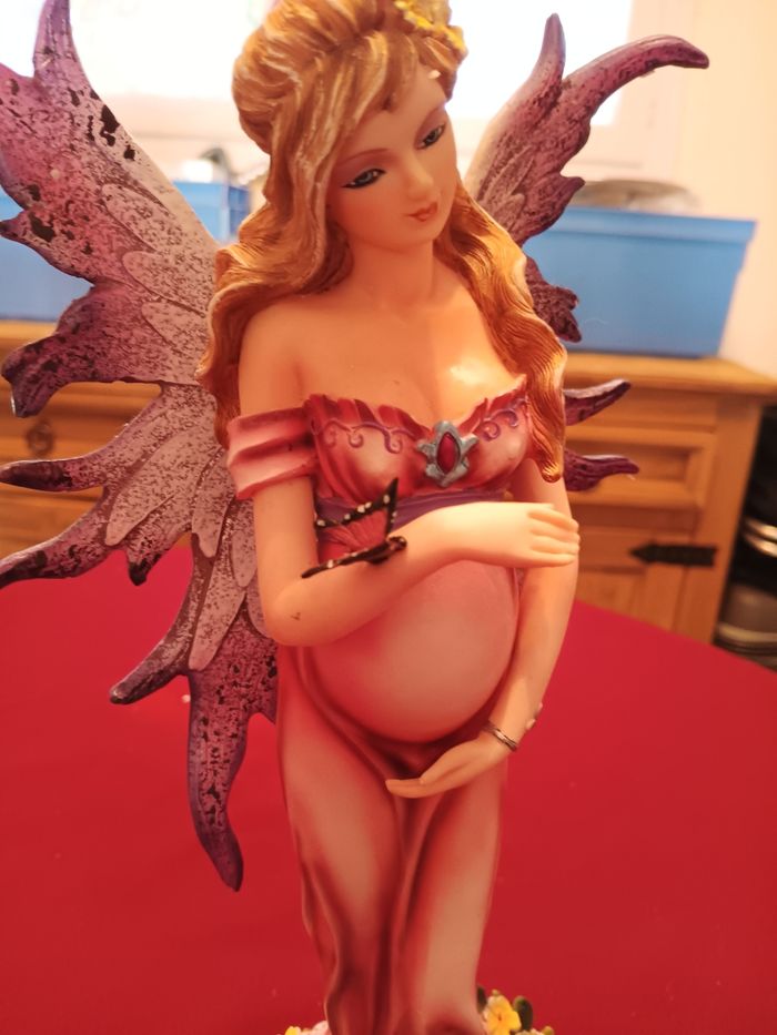 Statuette fée enceinte rose - photo numéro 2