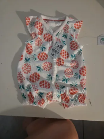 Combi  grenouillere été neuf 1 mois