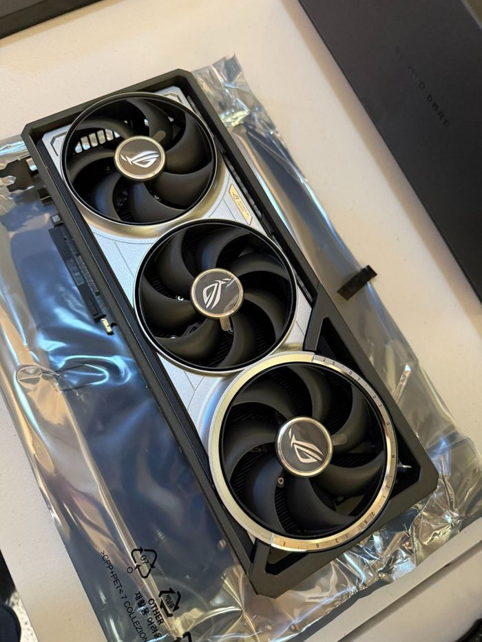 ASUS ROG Astral GeForce RTX 5080 16 Go - photo numéro 4