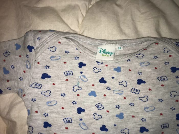 Lot Disney comprenant une grenouillère et un body - photo numéro 6