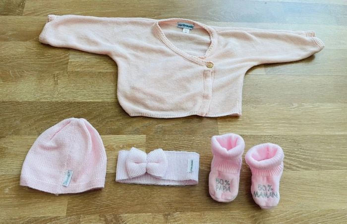 Lot trousseau de naissance fille multimarques