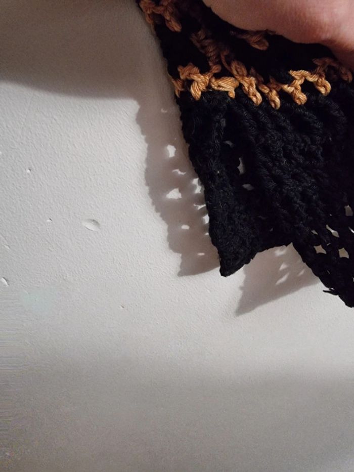 Debardeur tricot style bohème bicolore noir et caramel - photo numéro 6