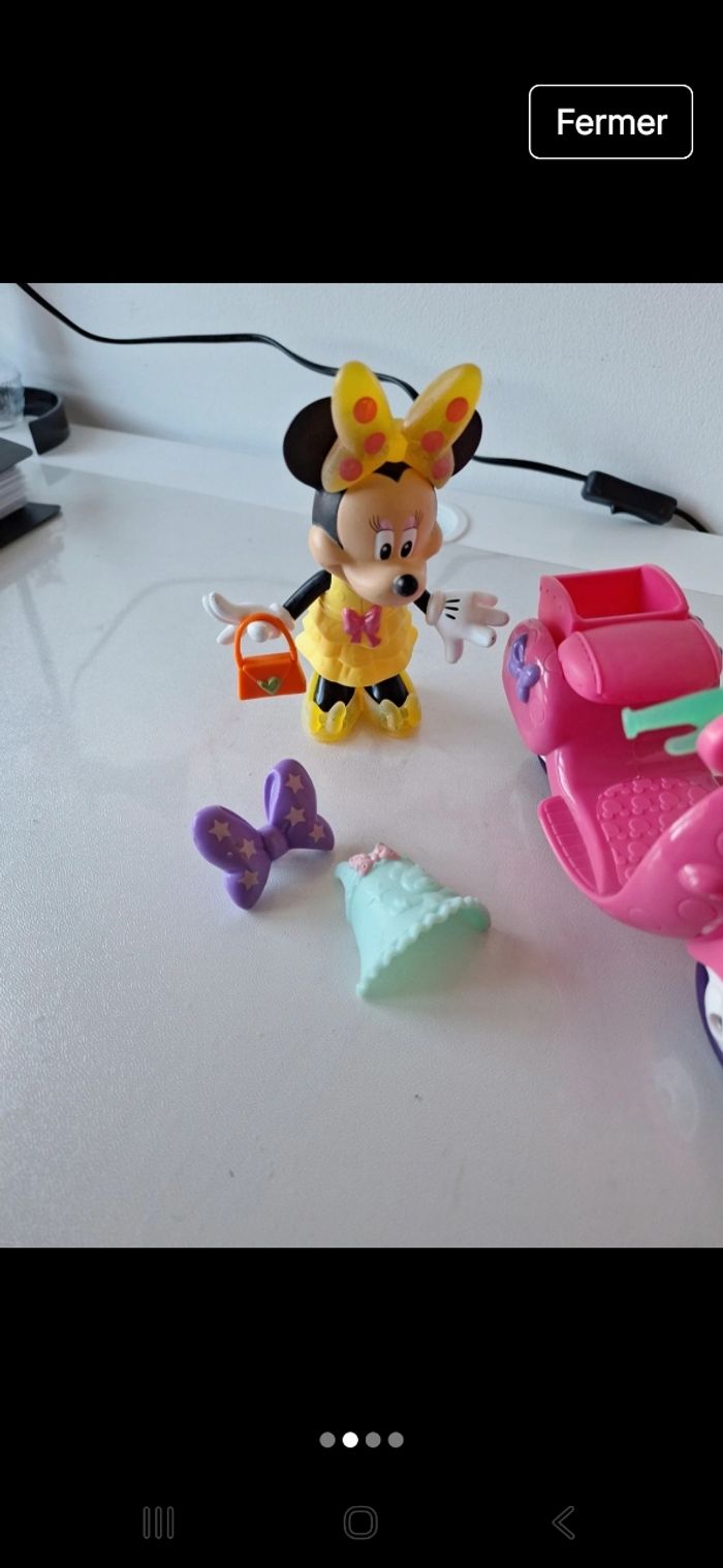 Lot 2 minnies avec scooter et accessoires - photo numéro 3