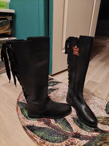 Bottes cuir lacées