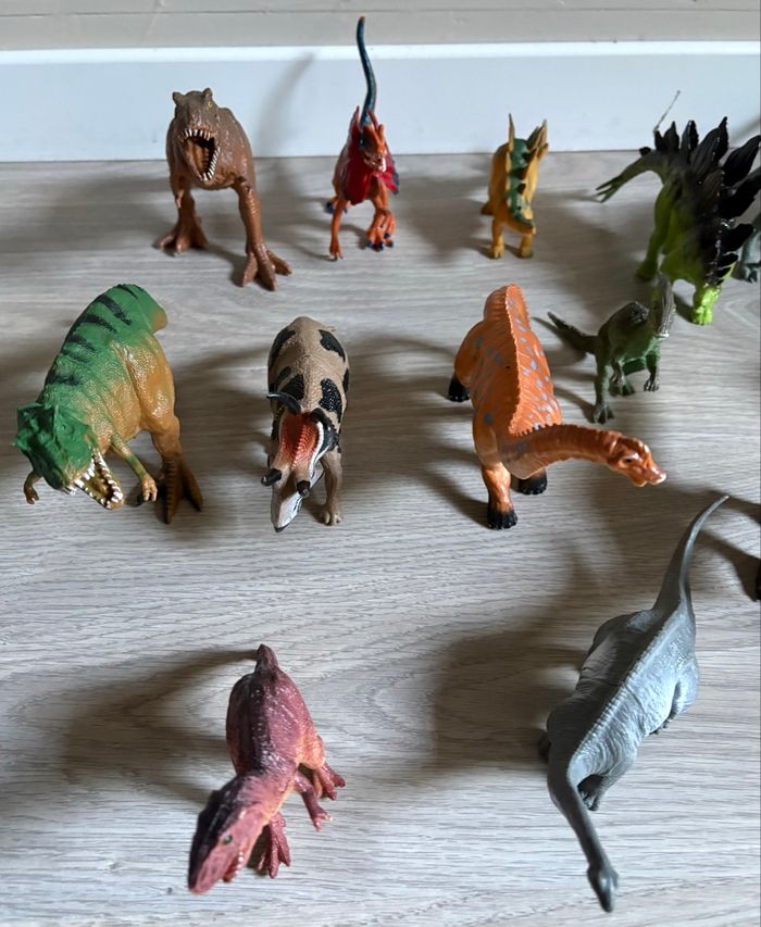 Lot de 17 dinosaures et son véhicule - photo numéro 4