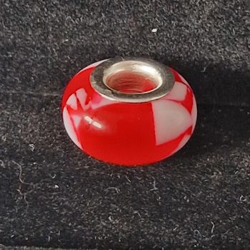 Charm rouge et blanc