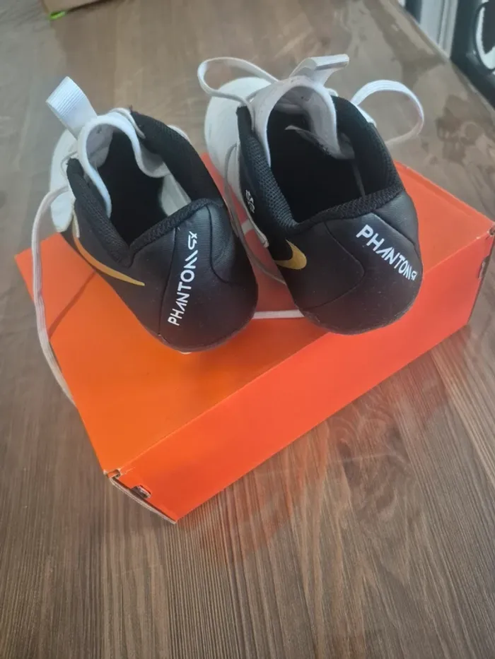 Crampons foot nike 36.5 - photo numéro 3
