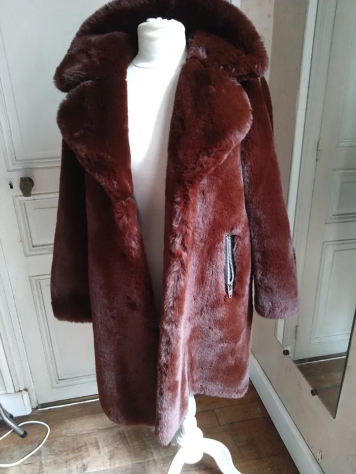 Manteau The Kooples fausse fourrure marron – T40, mi-long, chaud & neuf