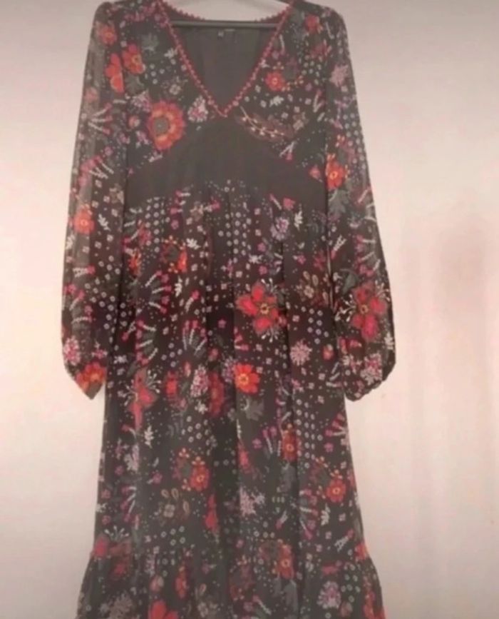 très jolie robe Etam taille 38