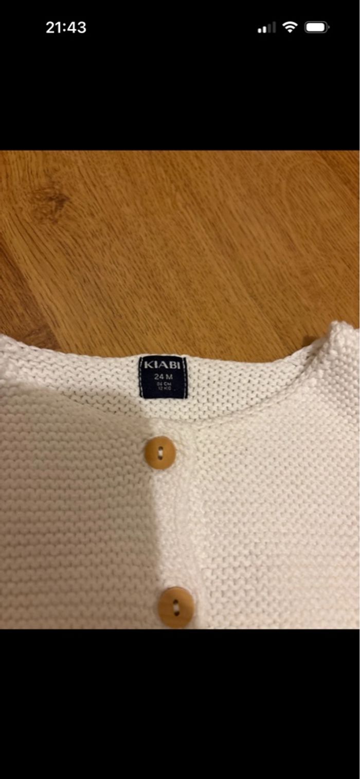 Joli gilet à bouton chaud blanc fille kiabi 24 mois neuf - photo numéro 3