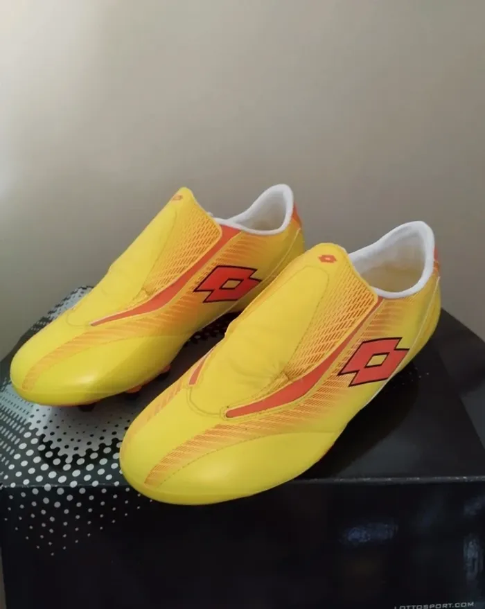 Chaussures de Football Lotto Zhero Gravity pointure 41 - photo numéro 2