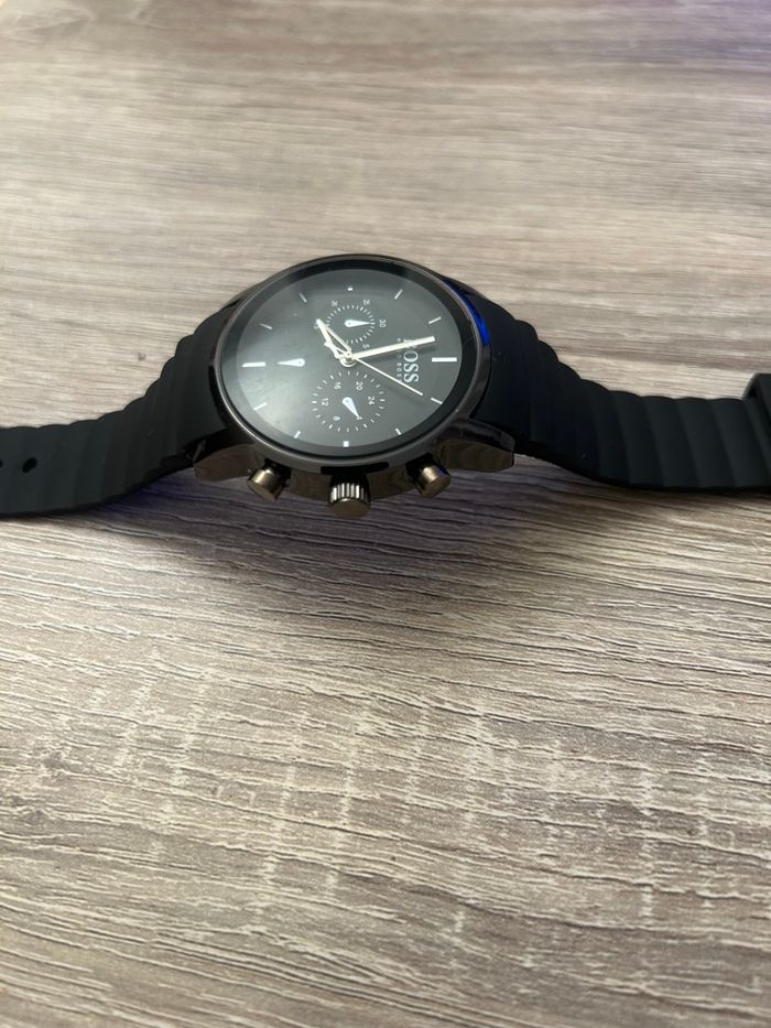 Montre Hugo Boss neuve jamais portée - photo numéro 5