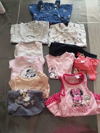 Lot de 11 vêtements Disney