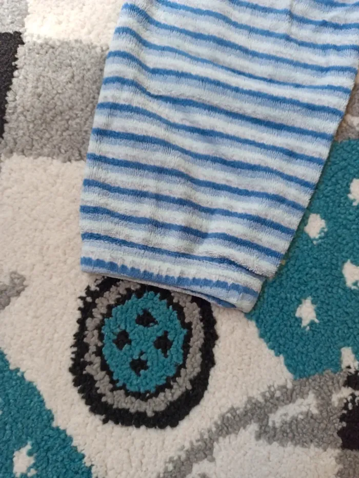 Lot de 2 pyjamas épais - Taille 4 ans - photo numéro 6