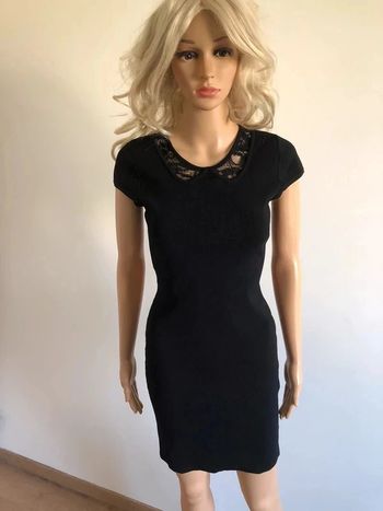 Robe noire à manches courtes avec dentelle Morgan taille S jamais portée
