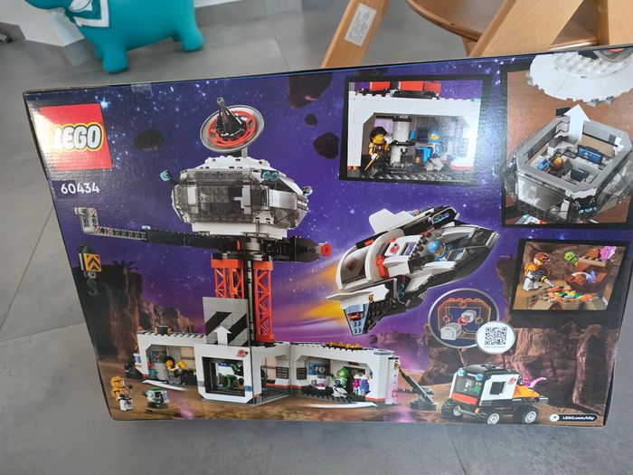 Lego Space 60434 la base lunaire - photo numéro 2
