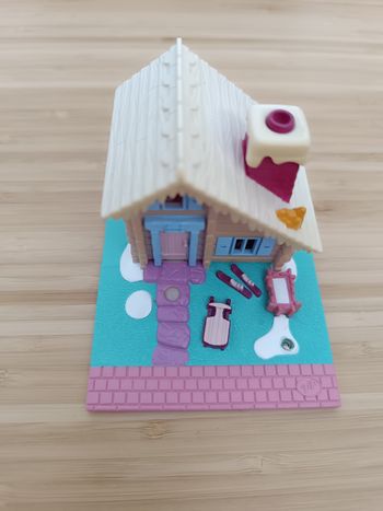Polly pocket ski