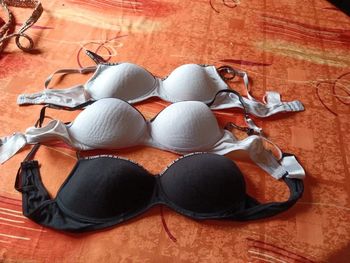 Lot de soutien gorge 90B la halle