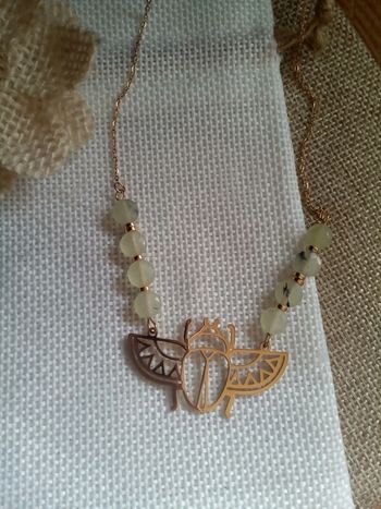 Collier scarabée en acier et perles de jade néphrite naturelles