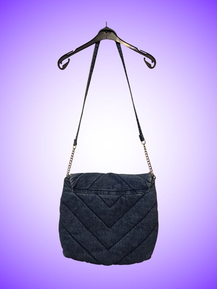 Sac Bandoulière Calliope – Jean Délavé Matelassé Noir/Gris – Chaîne Dorée – Charms Paris – 35 x 15 x 30 cm – Bon État - photo numéro 2