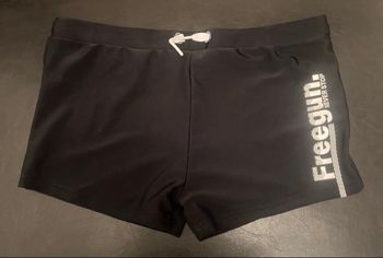 Short de bain »Freegun »noir et blanc