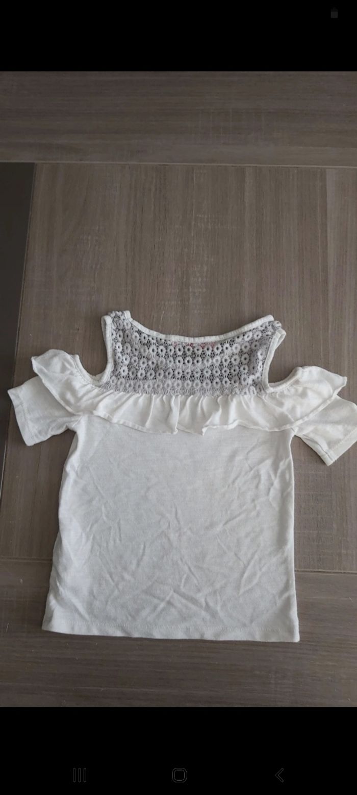 Haut blanc épaules dénudées - photo numéro 2