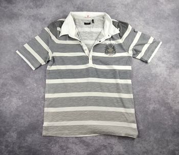 Titre : Polo homme IKKS rayé gris et blanc, blason brodé, boutons nacre - T. M - TBE