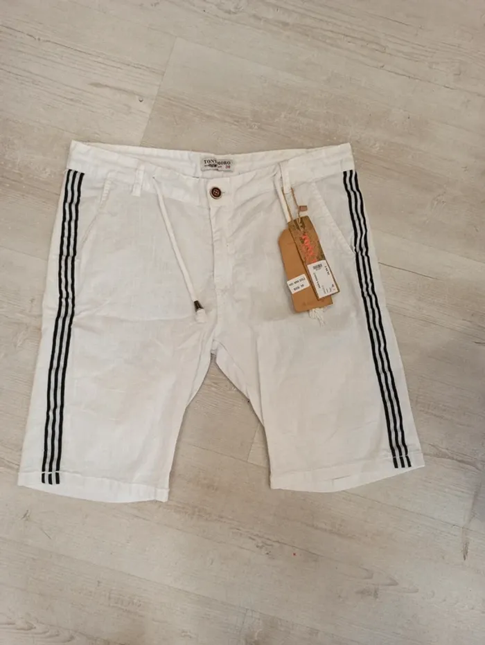 Short blanc fin homme 34US