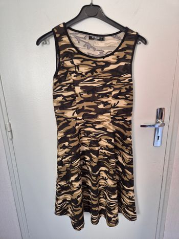 Magnifique robe style militaire taille 36/38