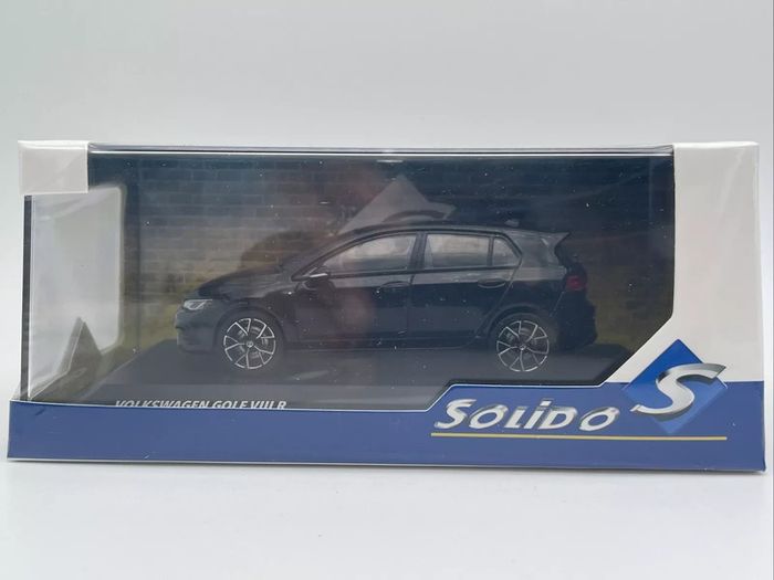 Volkswagen  Golf VIII R 1 1/43 Solido