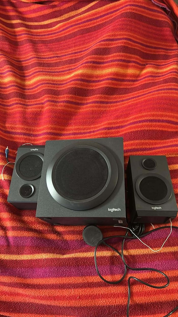 Home cinéma Logitech.