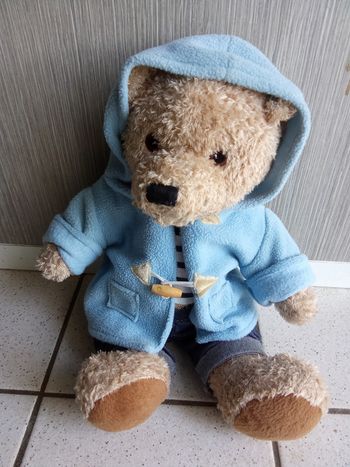 Doudou, peluche  ours beige, bleu, habillé, jean, gilet, rayures