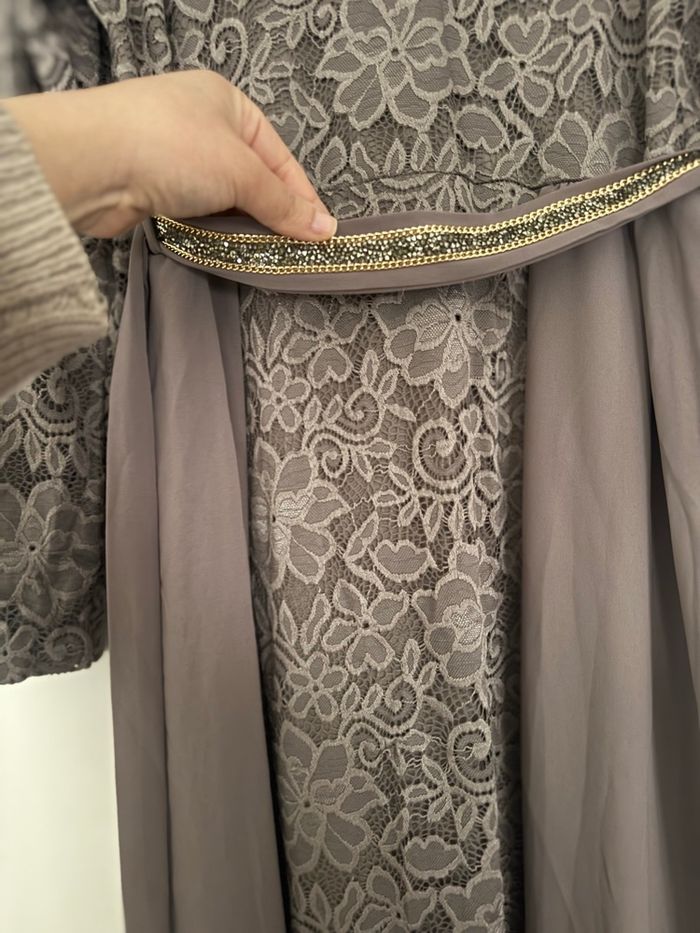 Magnifique Robe Longue en Dentelle - Mauve Vieux - photo numéro 4