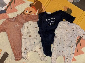 Lot de 4 pyjamas 1mois