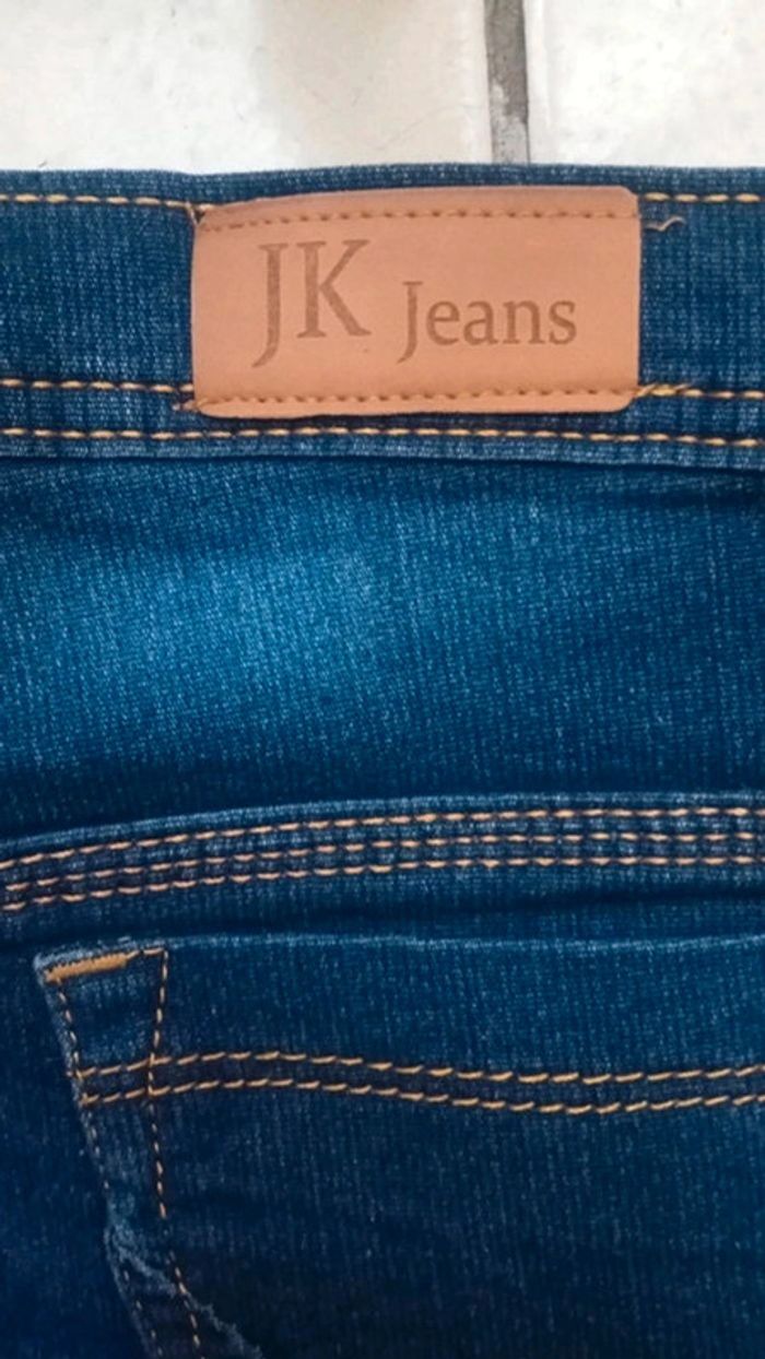 Pantalon en jean comme neuf - photo numéro 9